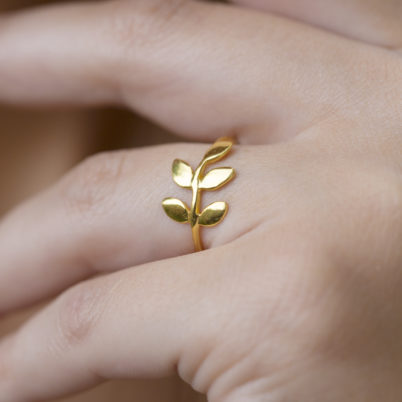 Jasmine White London 18 carat gold vermeil leaf ring